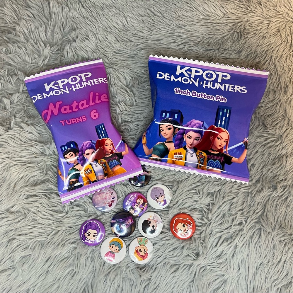Set of 5 Kpop Demon Hunters 1” Button Pins Set